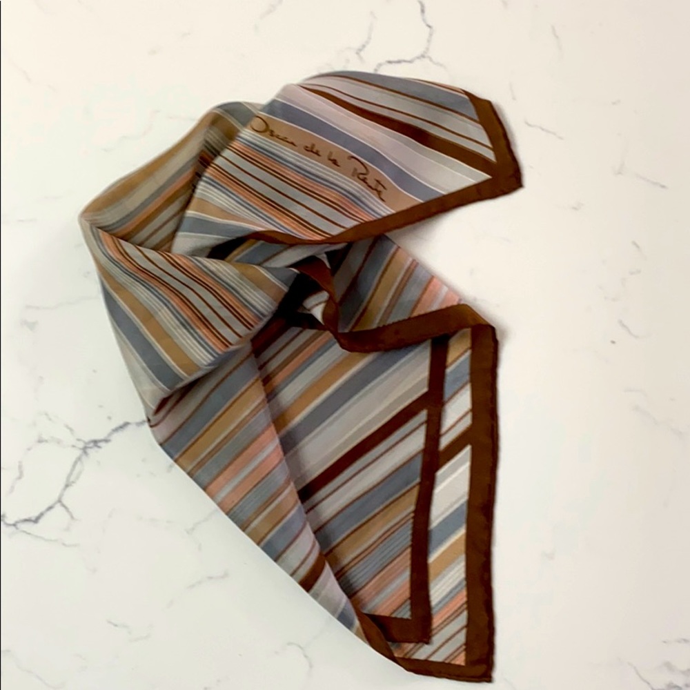 Oscar de la Renta vintage Silk scarf- 20” square *
